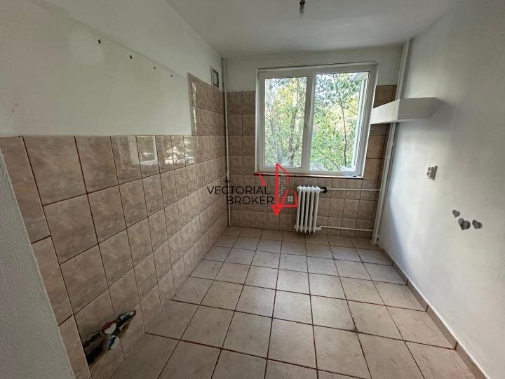 Titan Apartament 2 camere, et.1/4, liber, bloc caramida, Titan Potcoava