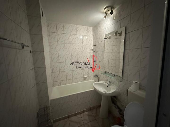 Titan Apartament 2 camere, et.1/4, liber, bloc caramida, Titan Potcoava